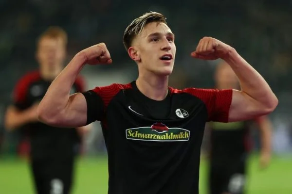 Những trung vệ xuất sắc nhất mọi thời đại của Bundesliga