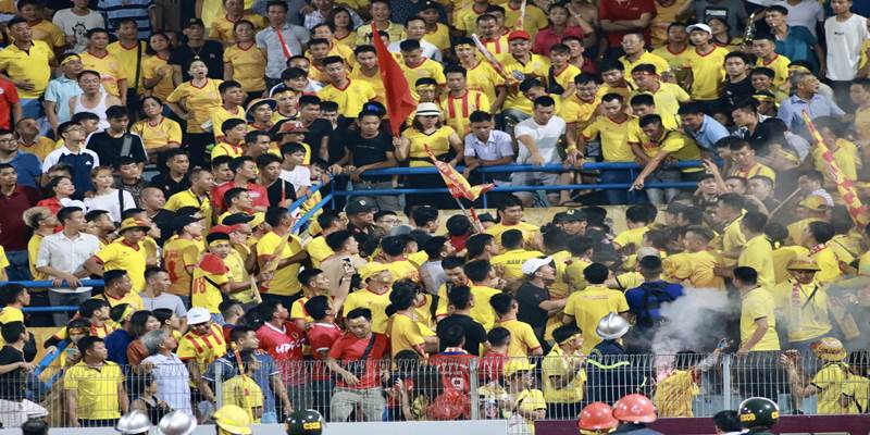 Thuat ngu Hooligan la gi xuat hien tu thoi diem nao Thuật ngữ Hooligan là gì? Hooligan tác động tới bóng đá thế nào?