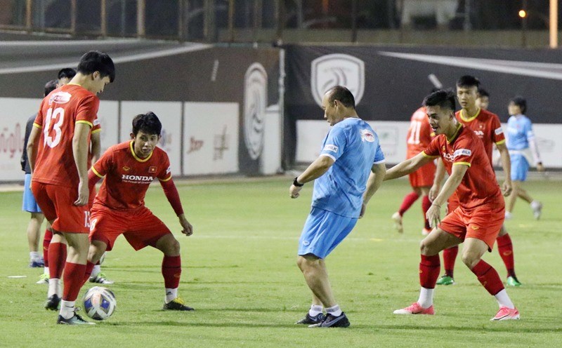 Quyền quyết định thay người của huấn luyện viên trên sân