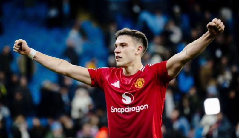 Manuel Ugarte nổi bật với khả năng phòng ngự chắc chắn