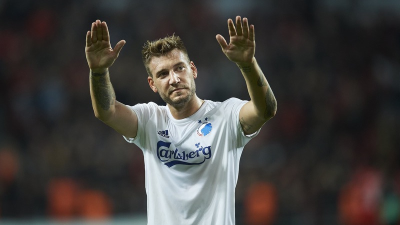 Nicklas Bendtner trong màu áo Wolfsburg