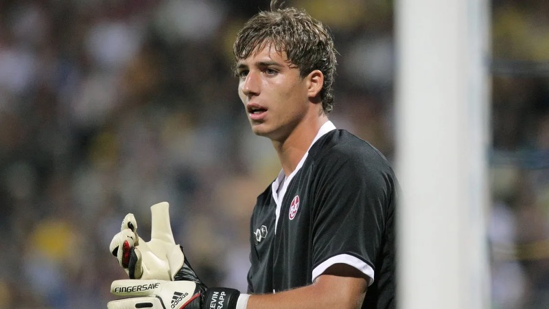 Thủ môn Kevin Trapp - Sự nghiệp với tình cảm tai tiếng
